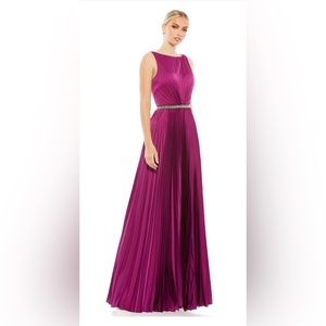 NWT size 16 Ieena for Mac Duggal pleated sleeveless bateau gown berry/pink